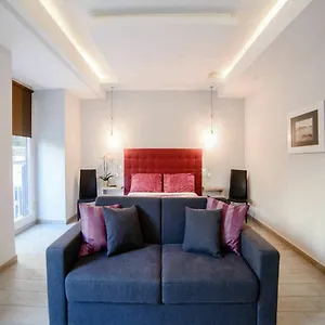 Riviera Luxury Couette-café